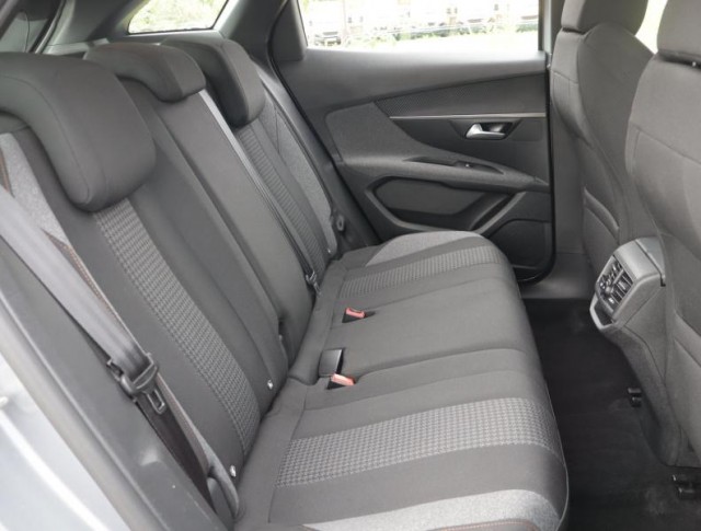 Peugeot 3008  1.5 BlueHDi Active Pack