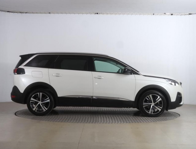 Peugeot 5008  1.5 BlueHDi Premium