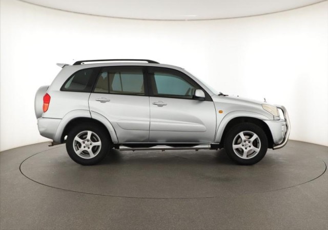 Toyota RAV 4  2.0 VVT-i 