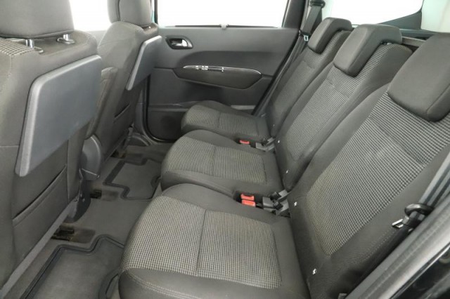 Peugeot 5008  1.6 HDi 
