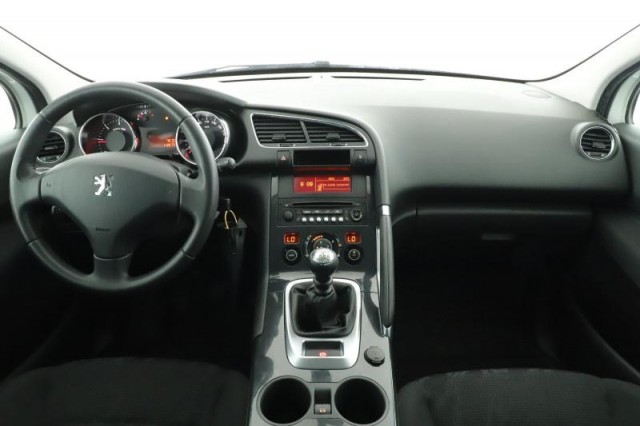 Peugeot 3008  1.6 HDi 