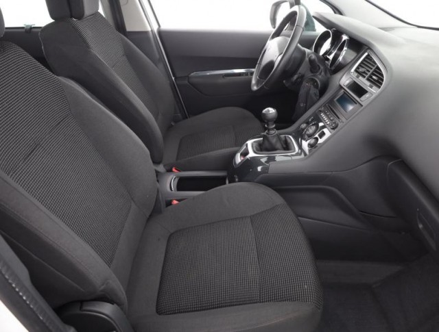Peugeot 5008  1.6 BlueHDi 