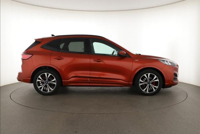 Ford Kuga  2.0 TDCi ST-Line