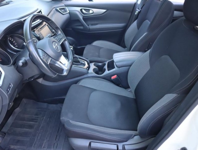 Nissan Qashqai  1.3 DIG-T 
