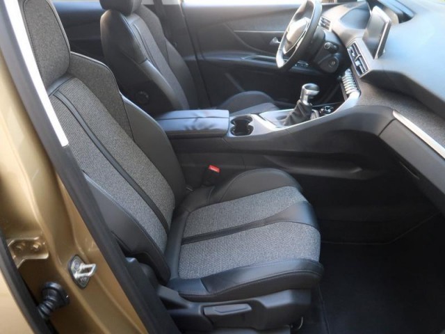 Peugeot 3008  1.2 PureTech Allure Pack