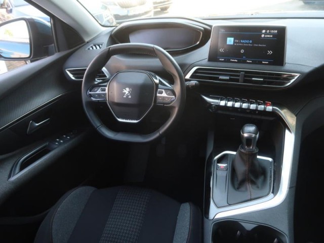 Peugeot 5008  1.5 BlueHDi 