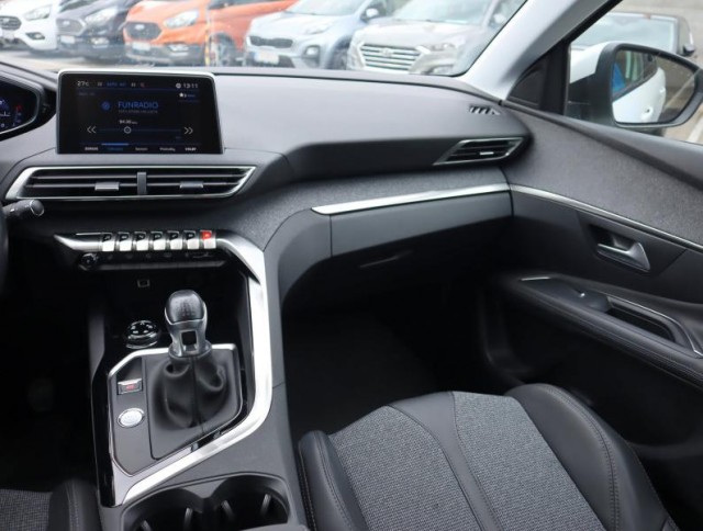 Peugeot 3008  1.2 PureTech 