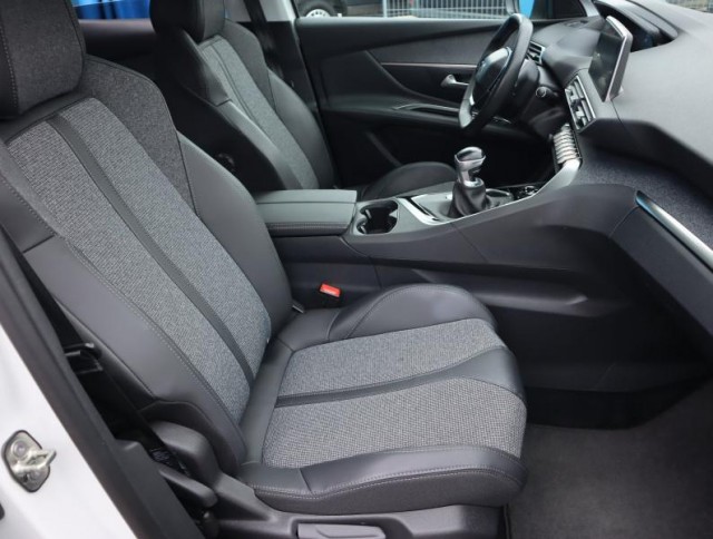 Peugeot 3008  1.2 PureTech 
