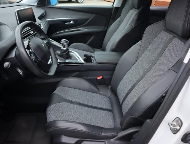 Peugeot 3008  1.2 PureTech 