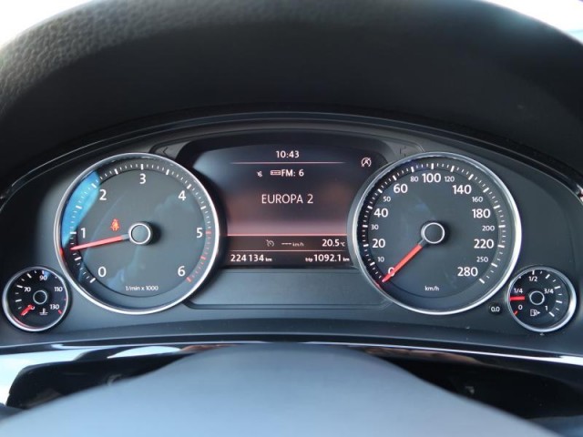 Volkswagen Touareg  3.0 TDI Business