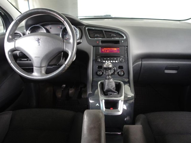 Peugeot 5008  1.6 HDi 