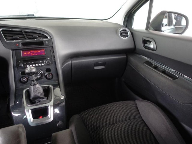 Peugeot 5008  1.6 HDi 