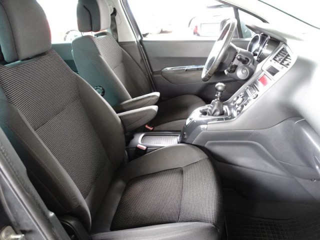 Peugeot 5008  1.6 HDi 