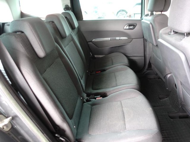 Peugeot 5008  1.6 HDi 