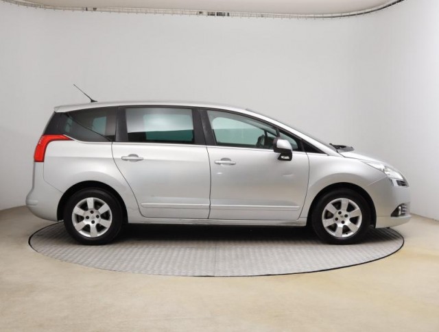 Peugeot 5008  2.0 HDI 