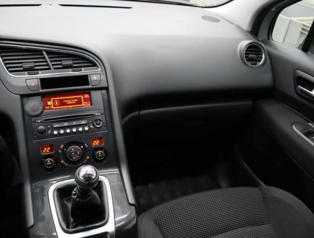 Peugeot 5008  2.0 HDI 