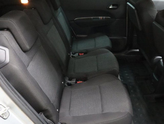 Peugeot 5008  2.0 HDI 