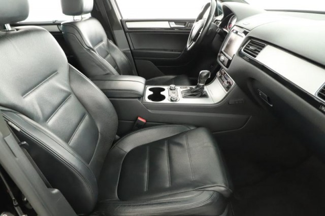 Volkswagen Touareg  3.0 TDI 