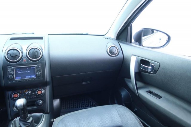 Nissan Qashqai  1.6 