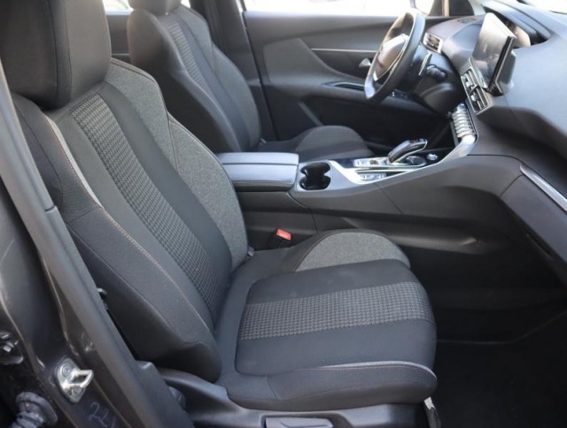 Peugeot 5008  1.5 BlueHDi 