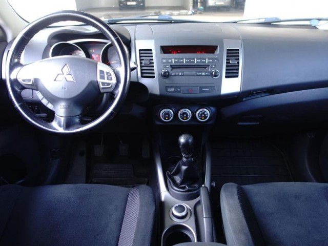 Mitsubishi Outlander  2.2 DI-D 