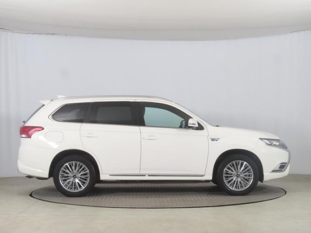 Mitsubishi Outlander  2.4 PHEV Instyle