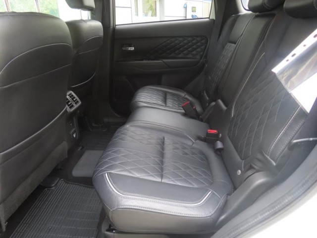 Mitsubishi Outlander  2.4 PHEV Instyle