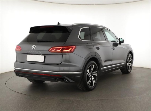 Volkswagen Touareg  3.0 TDI R-Line