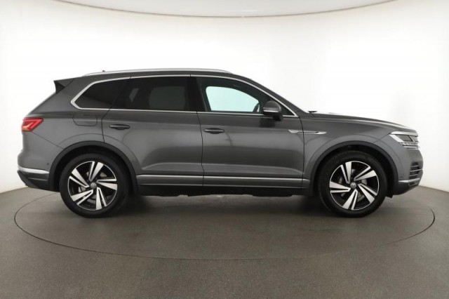 Volkswagen Touareg  3.0 TDI R-Line