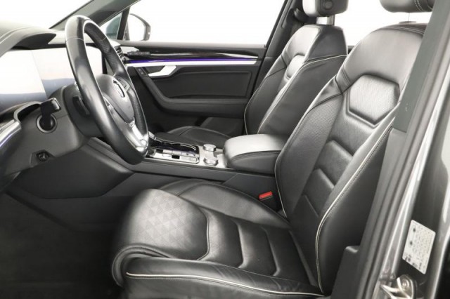 Volkswagen Touareg  3.0 TDI R-Line
