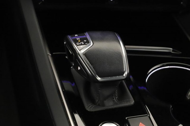 Volkswagen Touareg  3.0 TDI R-Line