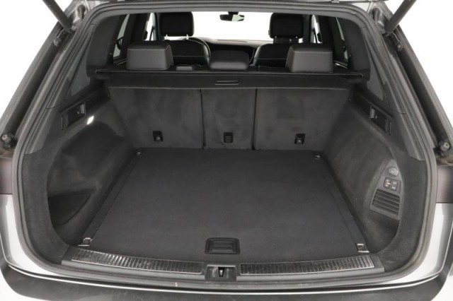 Volkswagen Touareg  3.0 TDI R-Line