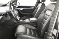 Volkswagen Touareg  3.0 TDI R-Line