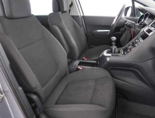 Peugeot 5008  1.6 BlueHDi 