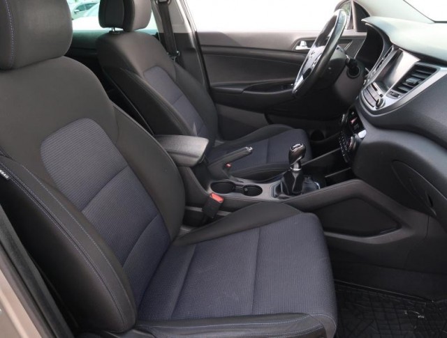 Hyundai Tucson  2.0 CRDi 