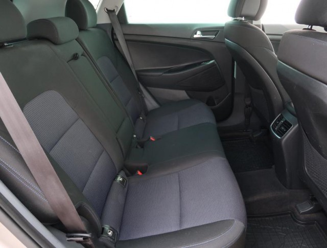 Hyundai Tucson  2.0 CRDi 