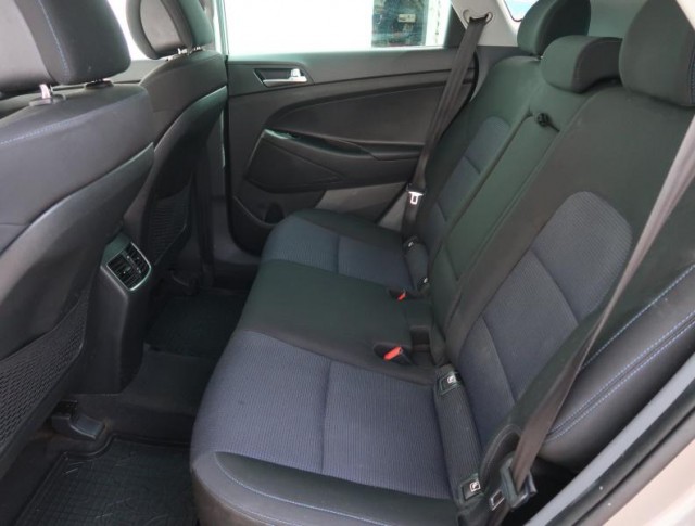 Hyundai Tucson  2.0 CRDi 