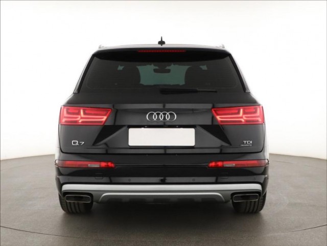 Audi Q7  3.0 TDI 