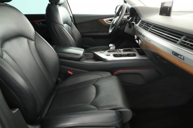 Audi Q7  3.0 TDI 