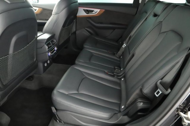 Audi Q7  3.0 TDI 