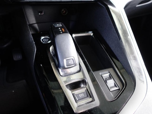 Peugeot 3008  1.5 BlueHDi Allure