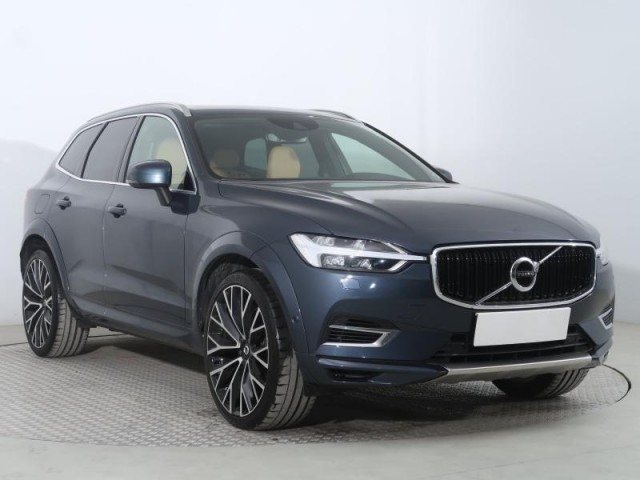 Volvo XC60  T8 Twin Engine Momentum