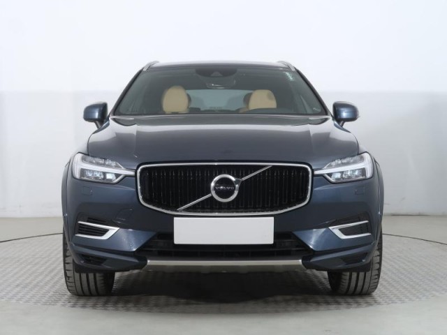 Volvo XC60  T8 Twin Engine Momentum