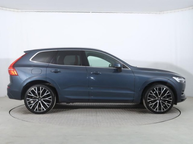 Volvo XC60  T8 Twin Engine Momentum