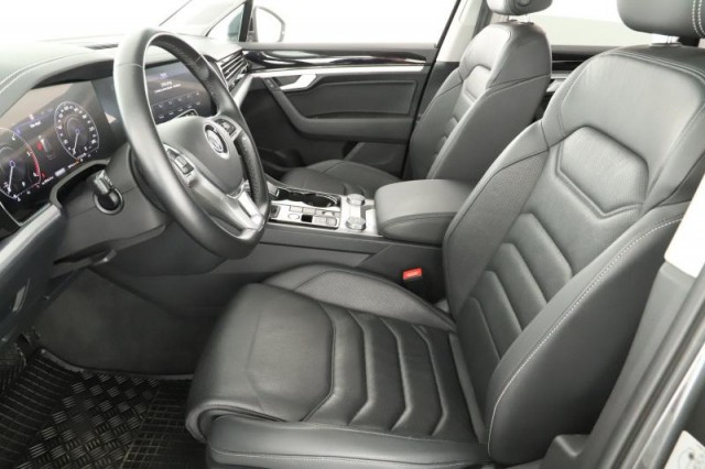 Volkswagen Touareg  3.0 TDI 