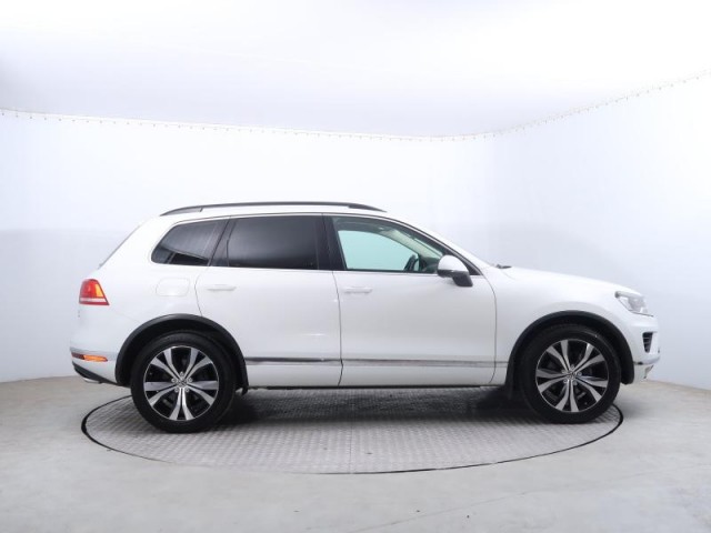Volkswagen Touareg  3.0 TDI 