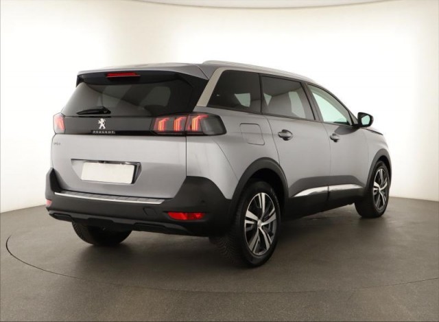 Peugeot 5008  1.5 BlueHDi 