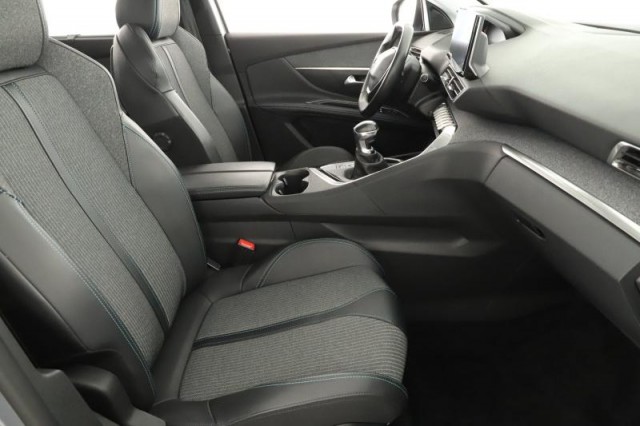 Peugeot 5008  1.5 BlueHDi 