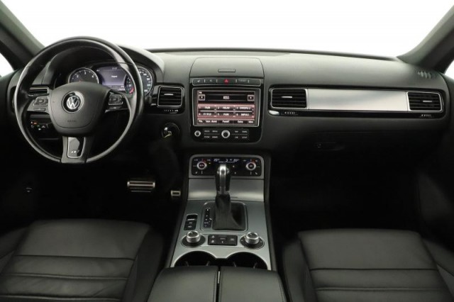 Volkswagen Touareg  3.0 TDI R-Line