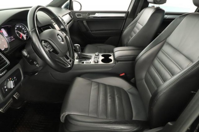 Volkswagen Touareg  3.0 TDI R-Line